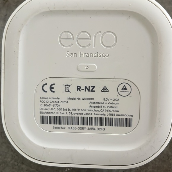 Eero 6 mesh wifi 3-pack - speeds up to 500 Mbps, one router + two extenders - Picture 8 of 13